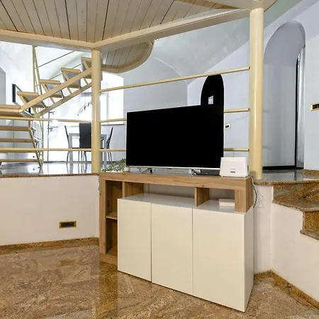 Taverna Degli Artisti - Immobili E Soluzioni Rent *